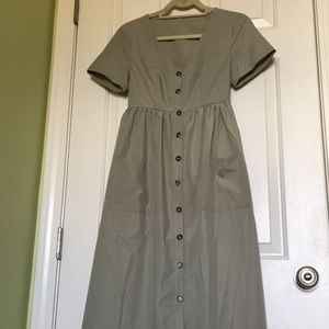 MAKE AN OFFER! Venidress Button Up Dress